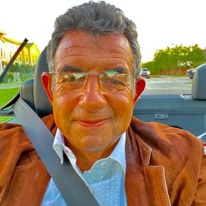 Meet your Posher, Eduardo